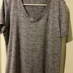 Under Armour Heat Gear Gray V-Neck T-Shirt XL